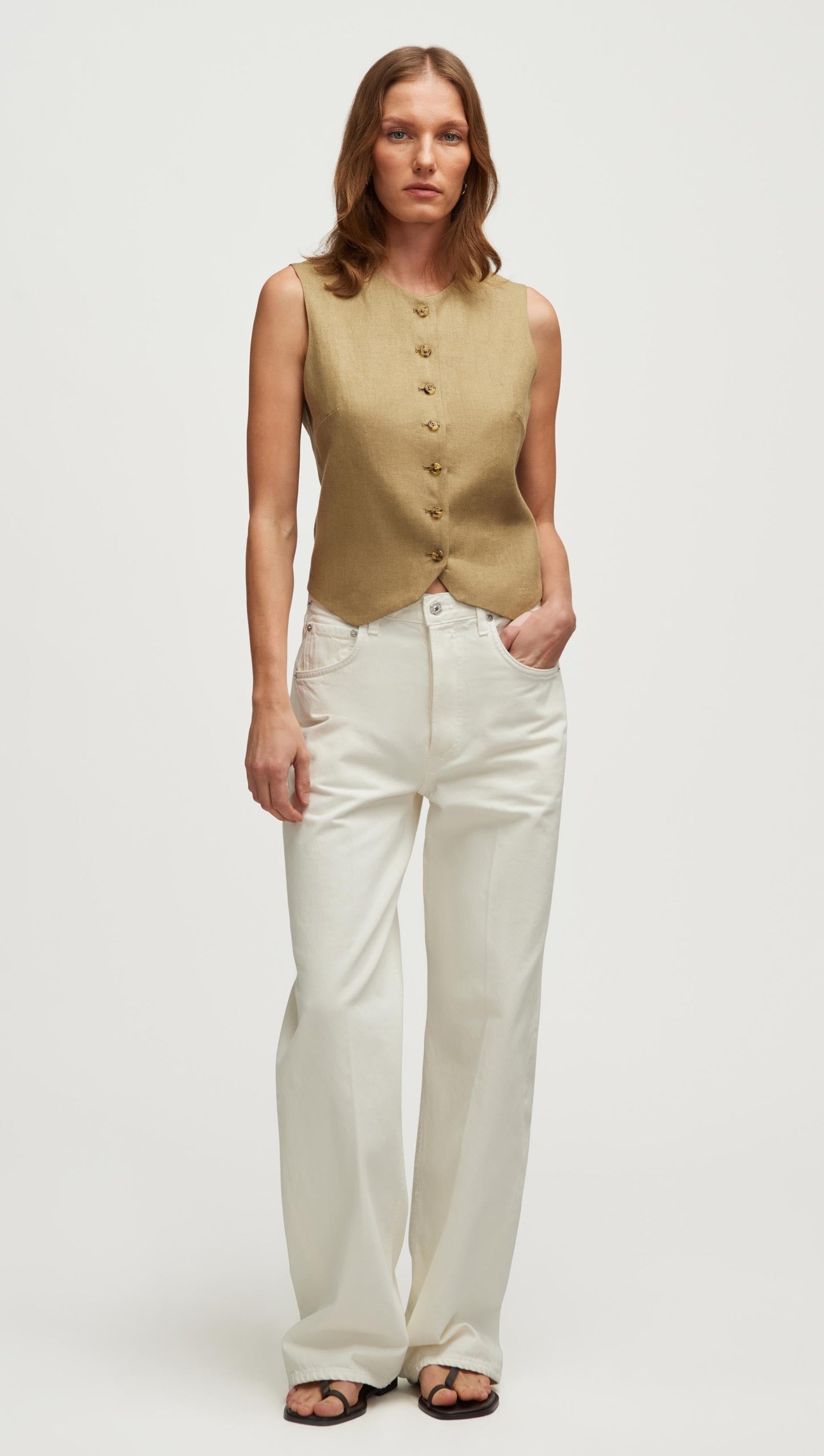 High-Neck Button Waistcoat in Basket Weave Linen | Fern