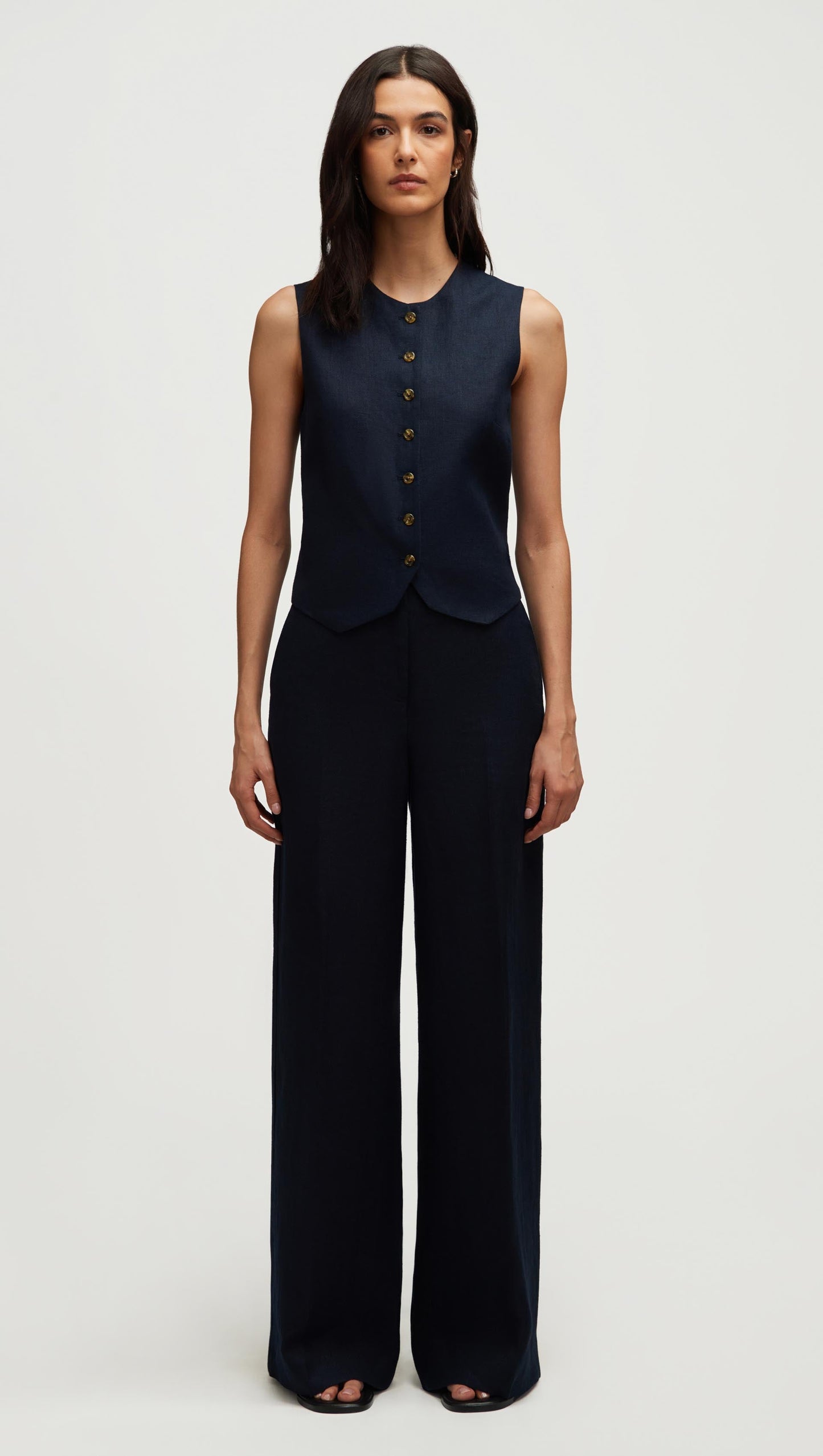 High-Neck Button Waistcoat in Basket Weave Linen | Midnight