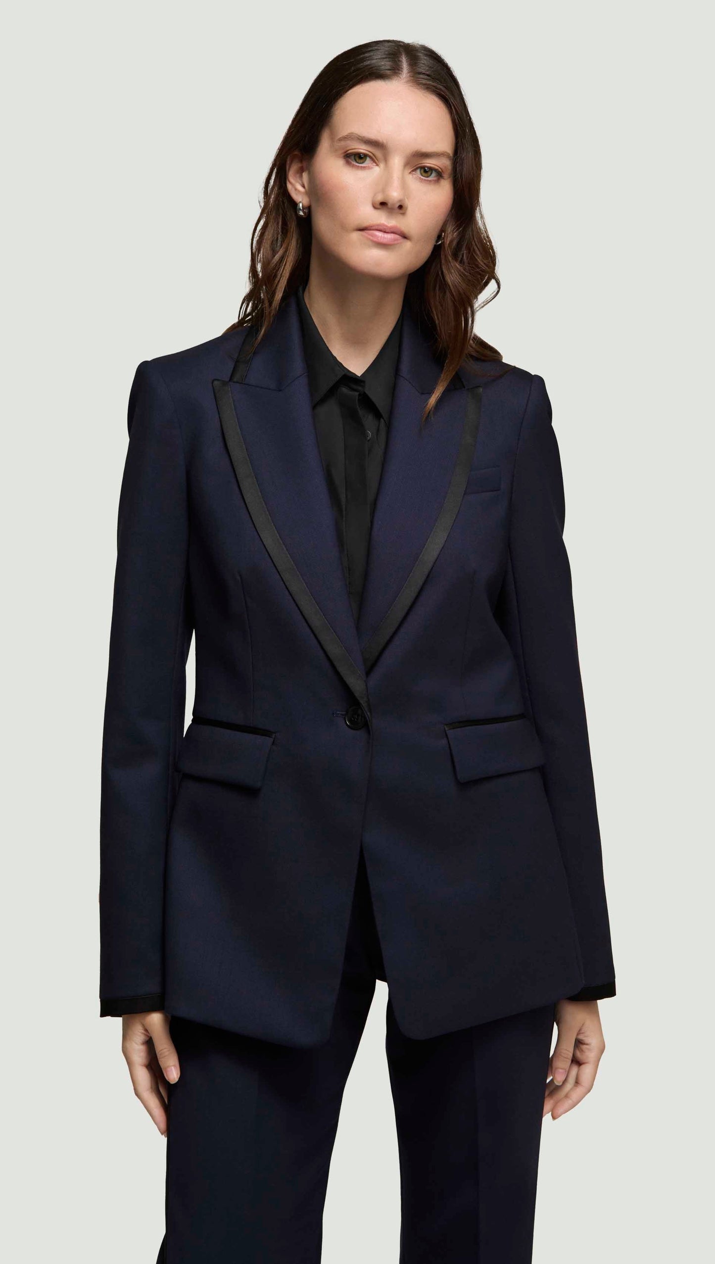 Colorblocked Sculpted Blazer in Seasonless Wool | Midnight/Black