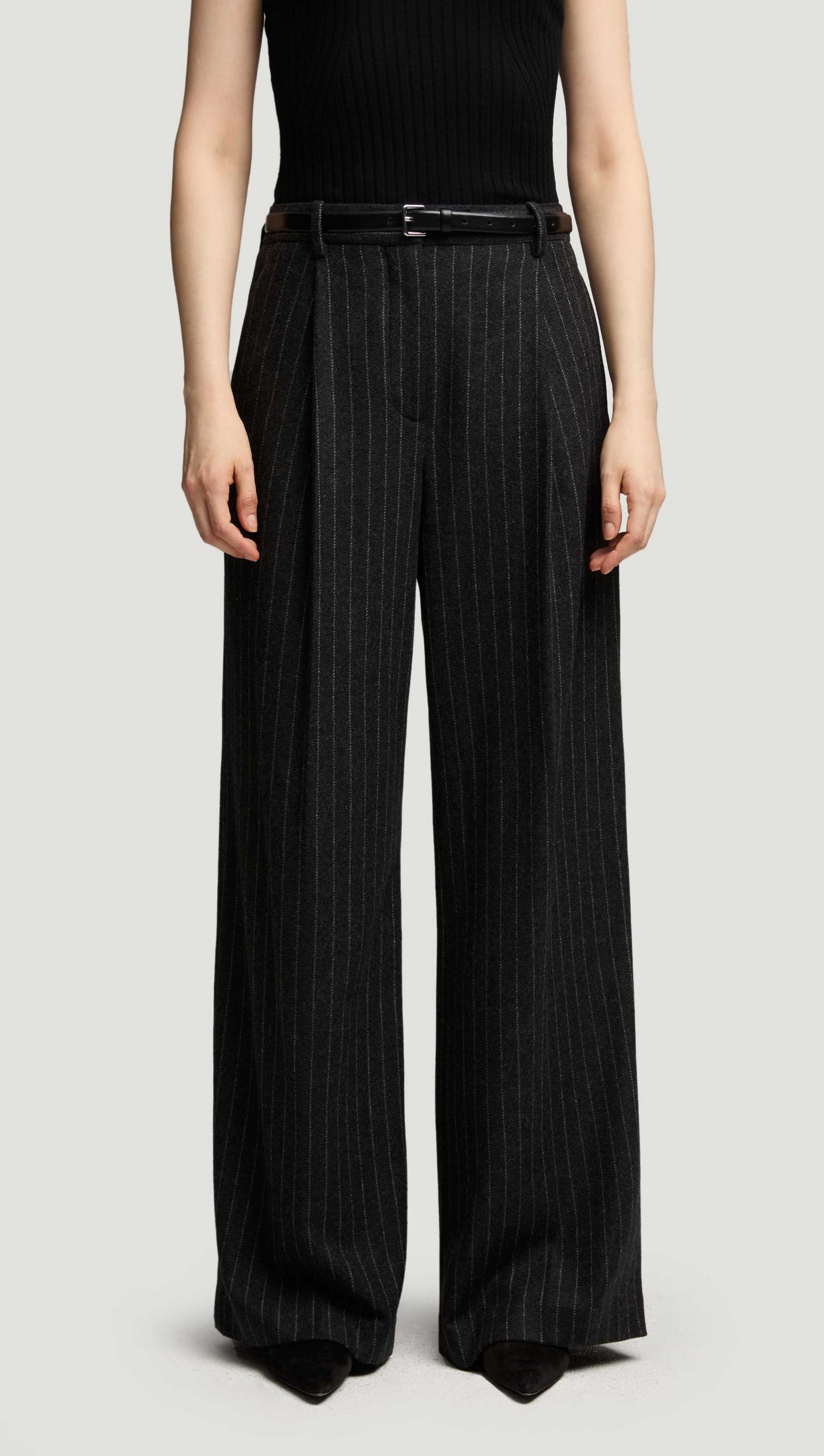 Single Pleat Trouser in Wool Blend | Grey Pinstripe