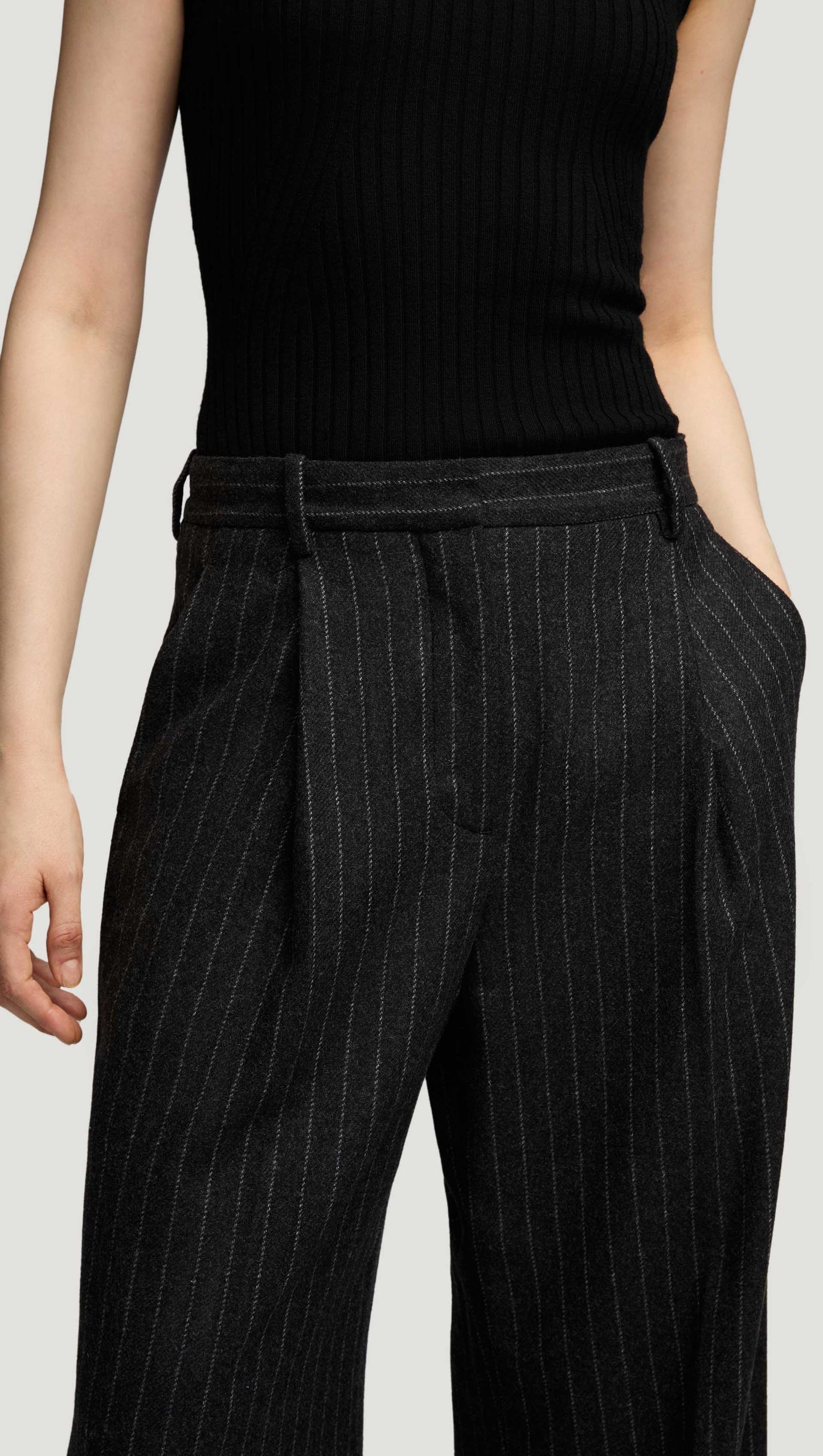 Single Pleat Trouser in Wool Blend | Grey Pinstripe