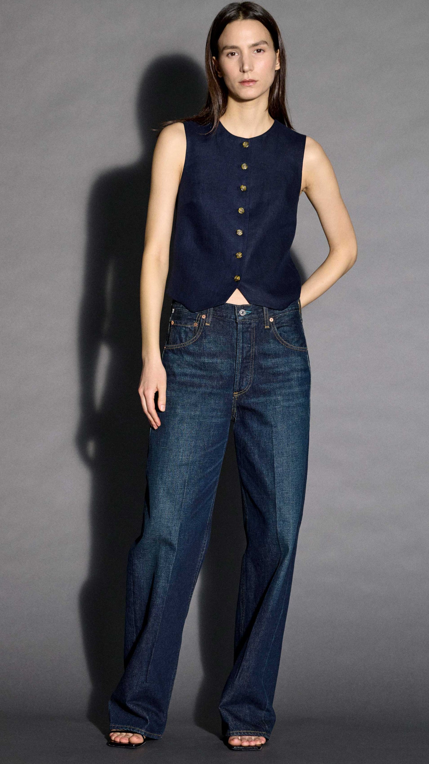 High-Neck Button Waistcoat in Basket Weave Linen | Midnight