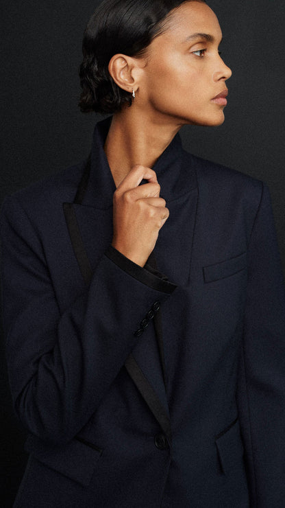 Colorblocked Sculpted Blazer in Seasonless Wool | Midnight/Black