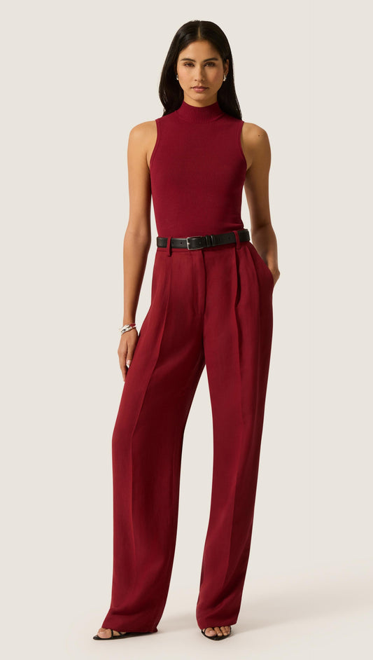 Pleated Tapered Trouser in Viscose Linen | Maroon