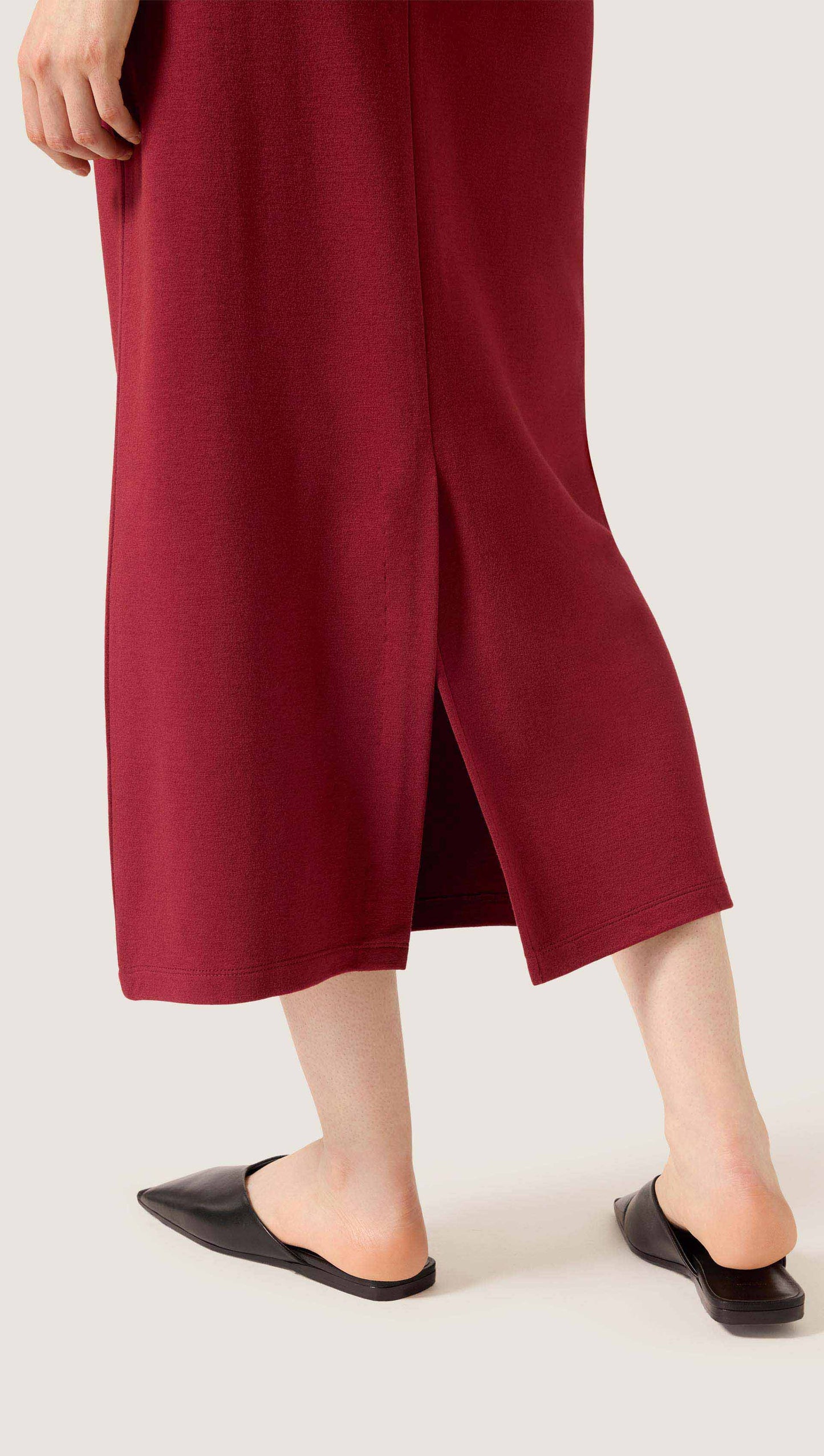Slim Skirt in Wool Jersey | Maroon
